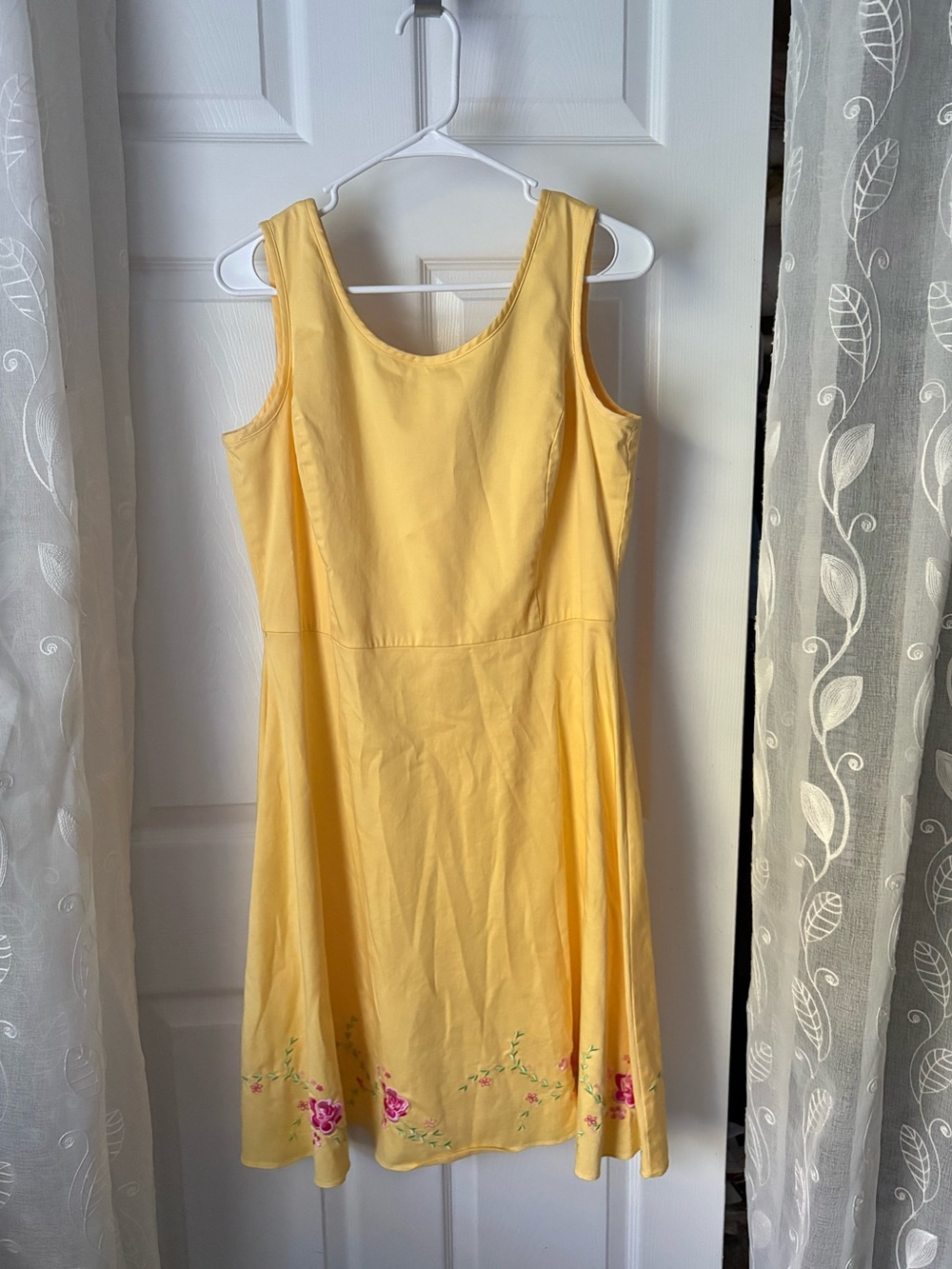 Amanda smith Y2K Sleeveless Floral embroidered knee length cotton Dress size 12